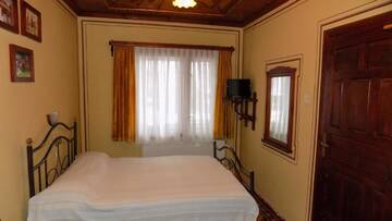 Фото номера Двухместный номер с 1 кроватью и балконом Гостевой дом Dona Guest House - Horse Riding г. Копривштица 5