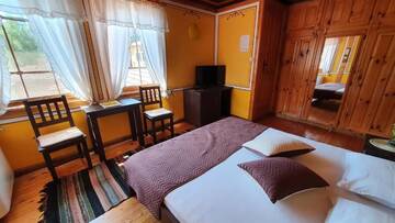 Фото номера Двухместный номер с 1 кроватью и видом на горы Гостевой дом Guest rooms Colorit г. Копривштица 9