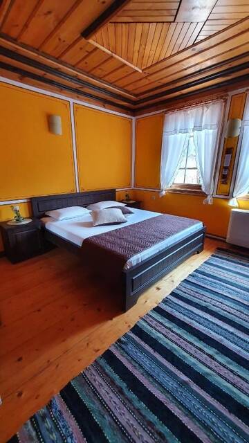 Фото номера Трехместный номер с видом на город Гостевой дом Guest rooms Colorit г. Копривштица 2