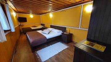 Фото номера Классический трехместный номер Гостевой дом Guest rooms Colorit г. Копривштица 2