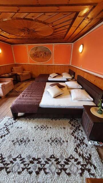 Фото номера Роскошный четырехместный номер Гостевой дом Guest rooms Colorit г. Копривштица 3