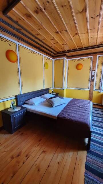 Фото номера Двухместный номер с 1 кроватью и видом на горы Гостевой дом Guest rooms Colorit г. Копривштица 7