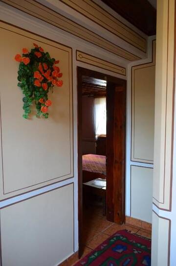 Фото номера Стандартный двухместный номер с 1 кроватью Гостевой дом Zlatniyat Telets Guest Rooms г. Копривштица 2