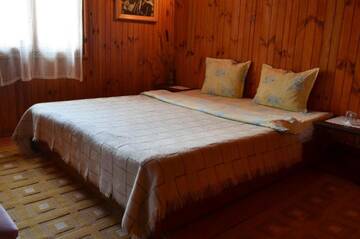 Фото номера Стандартный двухместный номер с 1 кроватью Гостевой дом Zlatniyat Telets Guest Rooms г. Копривштица 5