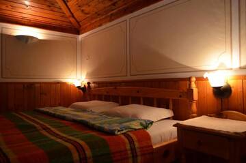 Фото номера Апартаменты - Двухуровневые Гостевой дом Zlatniyat Telets Guest Rooms г. Копривштица 8