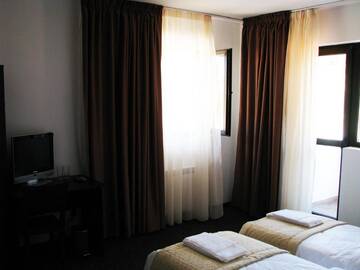 Фото номера Двухместный номер эконом-класса с 1 кроватью Отель Park Hotel Eagle Stone г. Копривштица 2