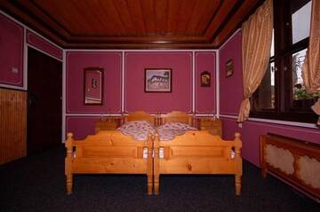 Фото номера Двухместный номер с 2 отдельными кроватями Гостевой дом Encheva Guest House г. Копривштица 2