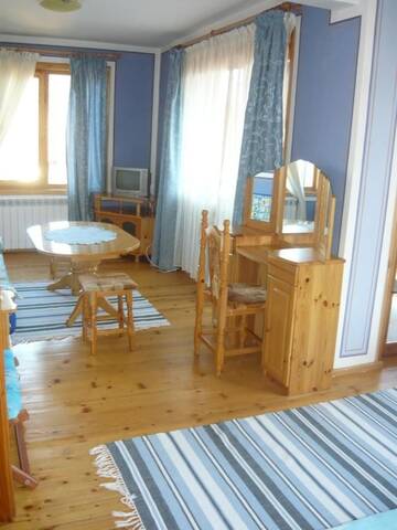 Фото номера Семейный полулюкс Гостевой дом Guest House Edelweiss г. Копривштица 11