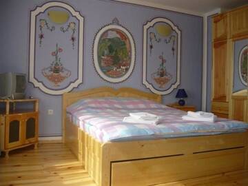 Фото номера Семейный полулюкс Гостевой дом Guest House Edelweiss г. Копривштица 2