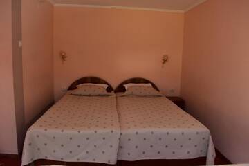 Фото номера Трехместный номер Отель Family Hotel Bashtina Kashta г. Копривштица 2