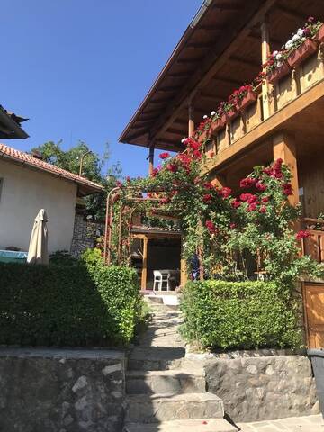 Фото Гостевой дом Guest House Roden Dom г. Копривштица 2