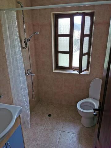 Фото номера Трехместный номер с собственной ванной комнатой Гостевой дом Hadji Neikovi Guest Houses г. Копривштица 5