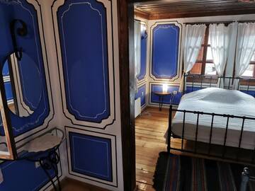 Фото номера Трехместный номер с собственной ванной комнатой Гостевой дом Hadji Neikovi Guest Houses г. Копривштица 10