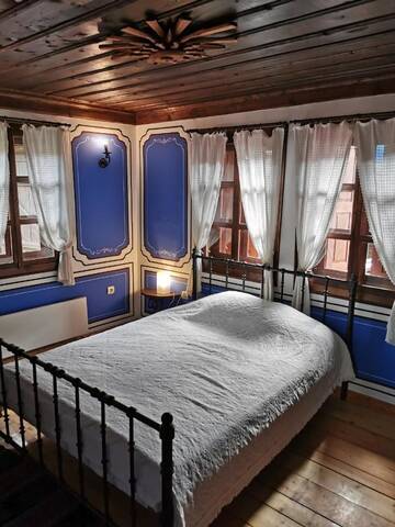 Фото номера Трехместный номер с собственной ванной комнатой Гостевой дом Hadji Neikovi Guest Houses г. Копривштица 6