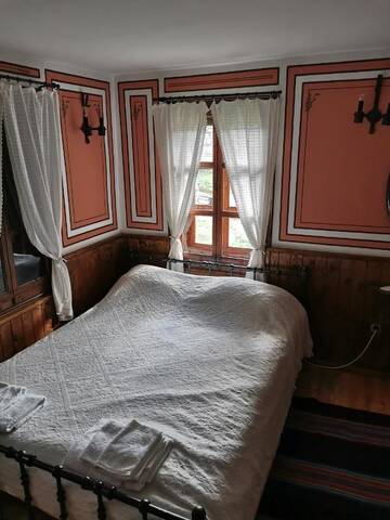 Фото номера Трехместный номер с собственной ванной комнатой Гостевой дом Hadji Neikovi Guest Houses г. Копривштица 8