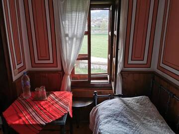 Фото номера Трехместный номер с собственной ванной комнатой Гостевой дом Hadji Neikovi Guest Houses г. Копривштица 5