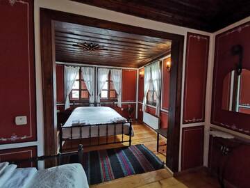 Фото номера Трехместный номер с собственной ванной комнатой Гостевой дом Hadji Neikovi Guest Houses г. Копривштица 6