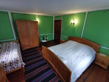 Фото номера Трехместный номер с общей ванной комнатой Гостевой дом Hadji Neikovi Guest Houses г. Копривштица 5