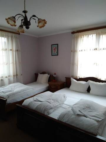 Фото номера Трехместный номер Гостевой дом Guest House Todorini kashti г. Копривштица 2
