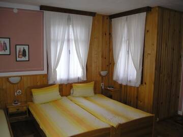 Фото номера Трехместный номер Гостевой дом Guest House Bolyarka г. Копривштица 4